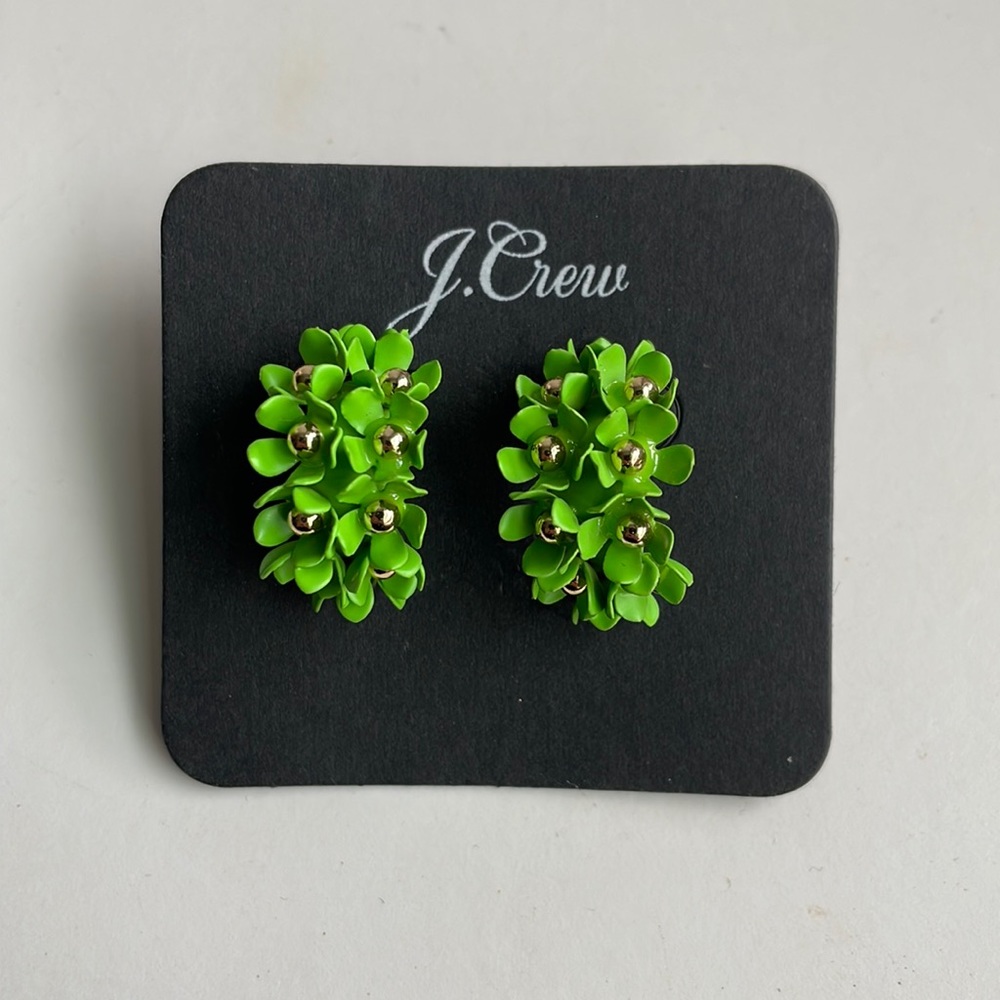 NWT J.Crew Flower Earrings Style AX375
